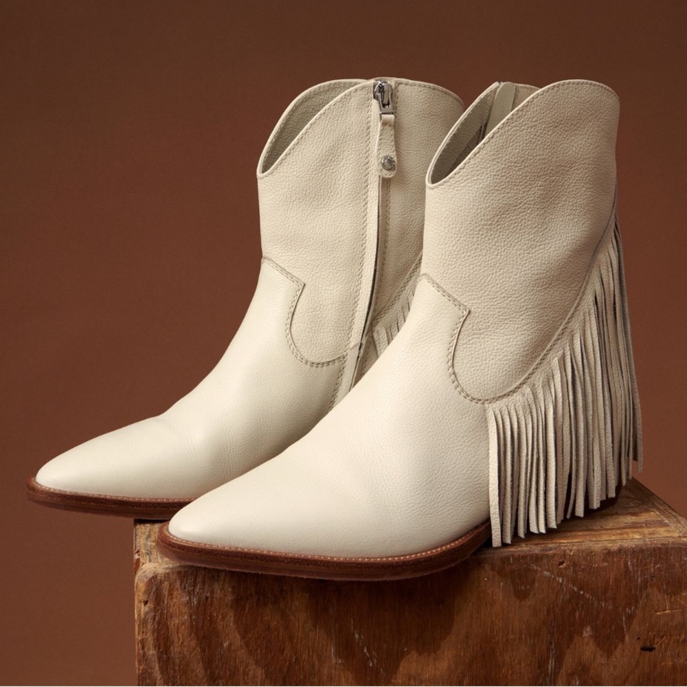 HOST PICK🎉 Anthropologie Fringed Western Boots
